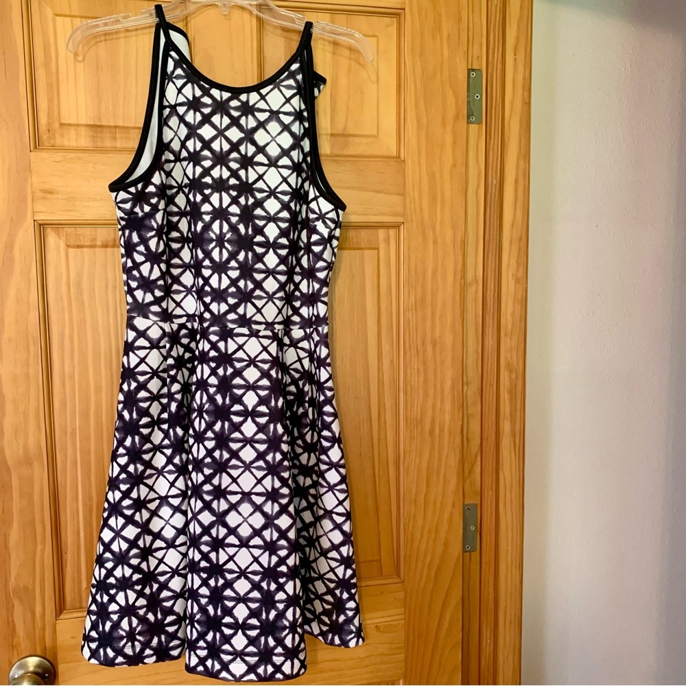 Mossimo scuba dress - Picture 2 of 8